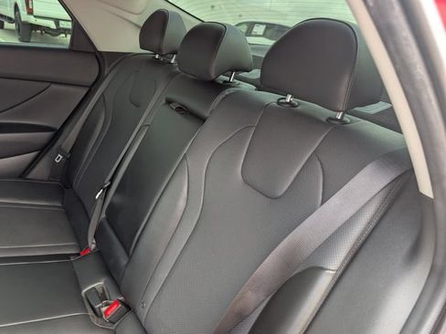 Used 2023 Hyundai Elantra Limited FWD image 29