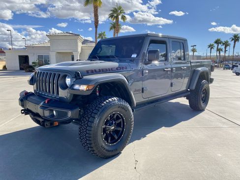 Used 2020 Jeep Gladiator Rubicon image 3