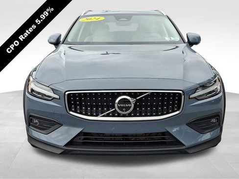 Certified 2024 Volvo V60 B5 Cross Country Plus AWD/4WD image 3