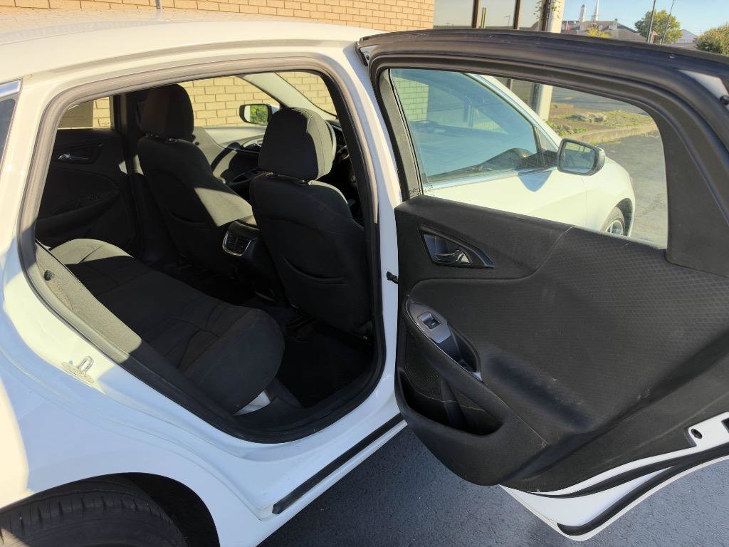 Used 2021 Chevrolet Malibu LT FWD image 20