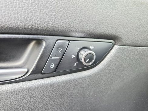 Used 2015 Volkswagen Passat 1.8T SEL Premium image 35