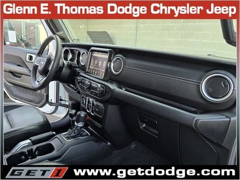 Used 2023 Jeep Wrangler Sahara image 33