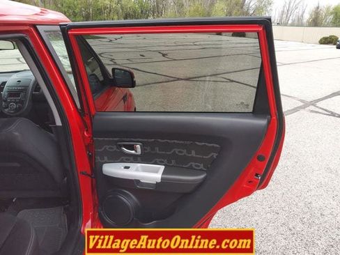 Used 2012 Kia Soul + FWD image 28
