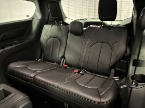 New 2026 Chrysler Pacifica Select image 22