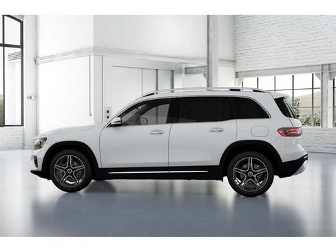New 2026 Mercedes-Benz GLB 250 4MATIC image 33