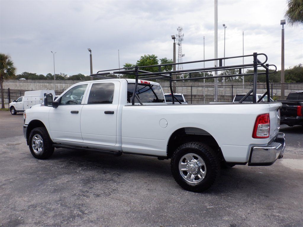 Used 2024 RAM 2500 Tradesman w/ Chrome Appearance Group AWD/4WD image 3