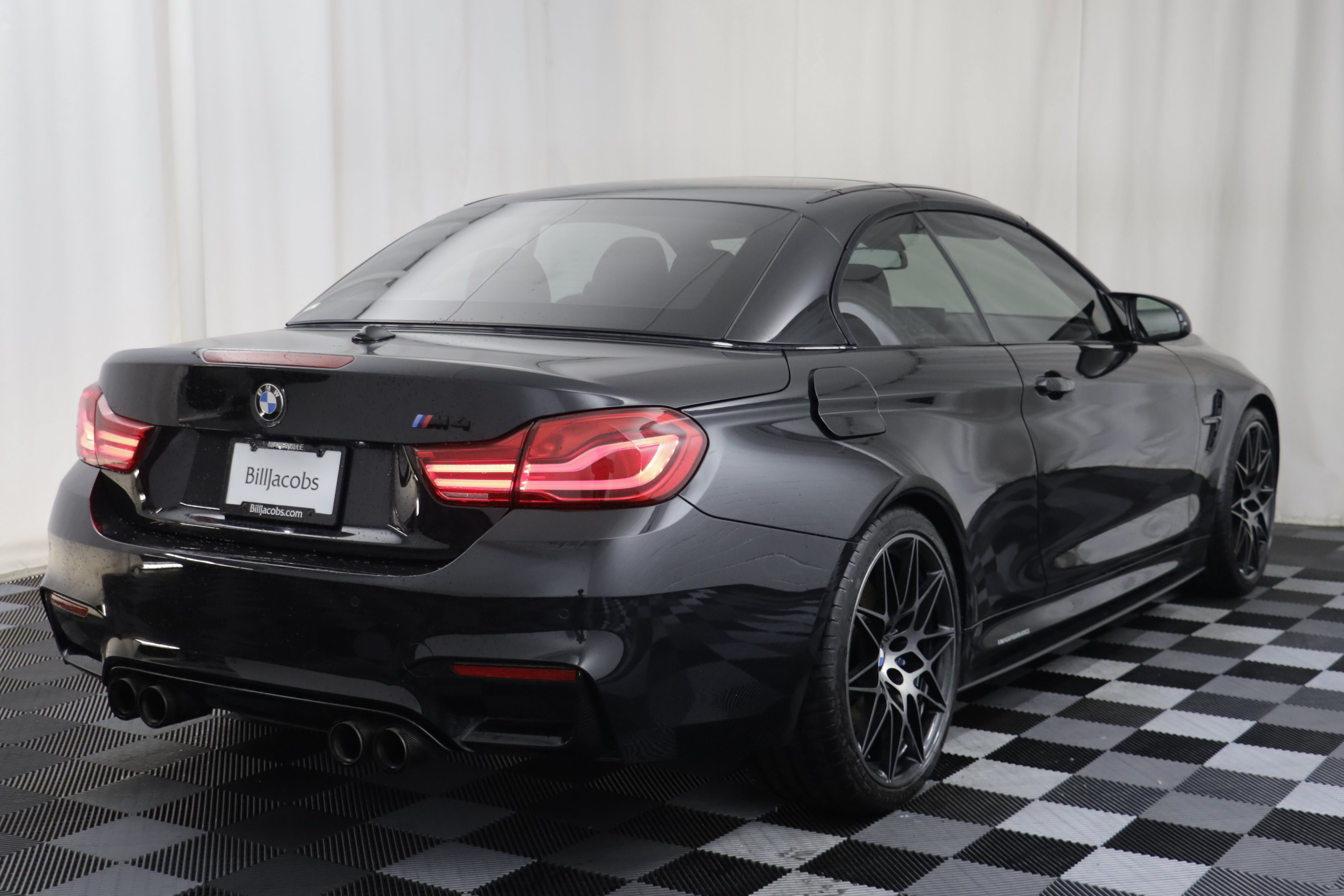 Used 2018 BMW M4 Convertible RWD image 17