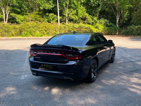 Used 2015 Dodge Charger R/T w/ Plus Group RWD image 5