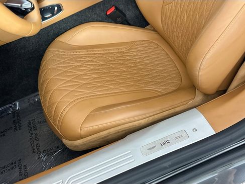 Used 2024 Aston Martin DB12 image 22