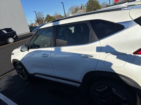 Used 2024 Kia Seltos SX w/ SX Sunroof Package image 6