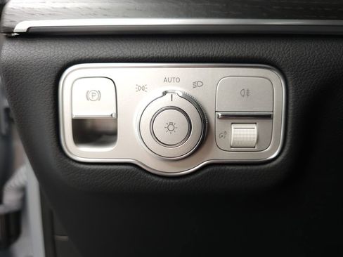 Used 2024 Mercedes-Benz GLE 450e 4MATIC w/ AMG Line Exterior image 10