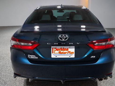 Used 2021 Toyota Camry SE image 8