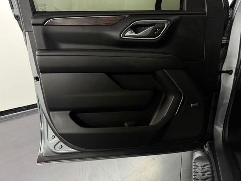 Used 2023 Chevrolet Tahoe Z71 w/ Luxury Package image 28