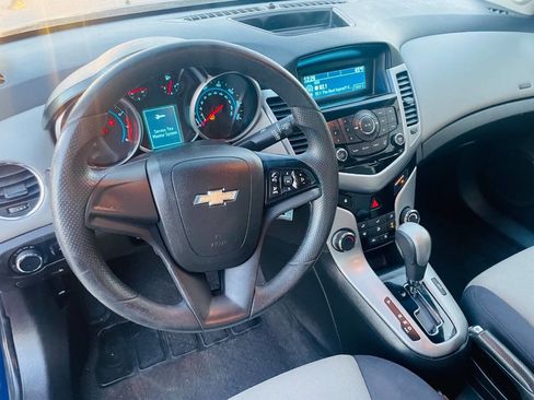 Used 2013 Chevrolet Cruze LS image 11