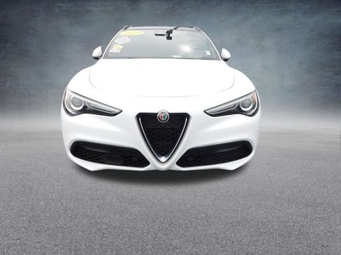 Used 2023 Alfa Romeo Stelvio Ti AWD/4WD image 8