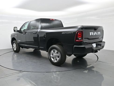 New 2026 RAM 2500 Big Horn AWD/4WD image 4