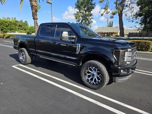 Used 2017 Ford F250 Platinum AWD/4WD image 6