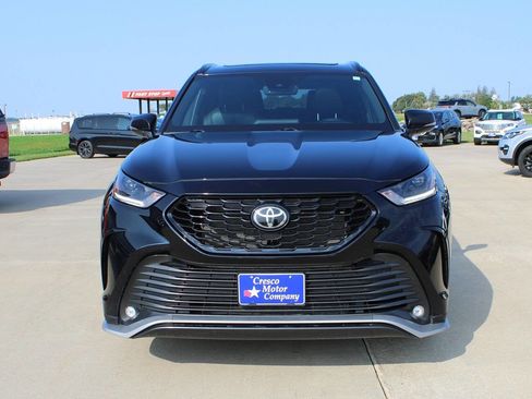 Used 2022 Toyota Highlander XSE image 2