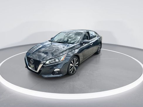 Used 2020 Nissan Altima 2.5 Platinum FWD image 4