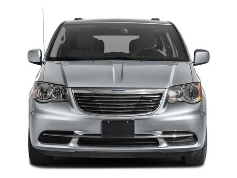 Used 2016 Chrysler Town & Country Touring image 7