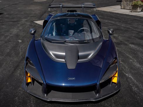 Used 2019 McLaren Senna RWD image 12