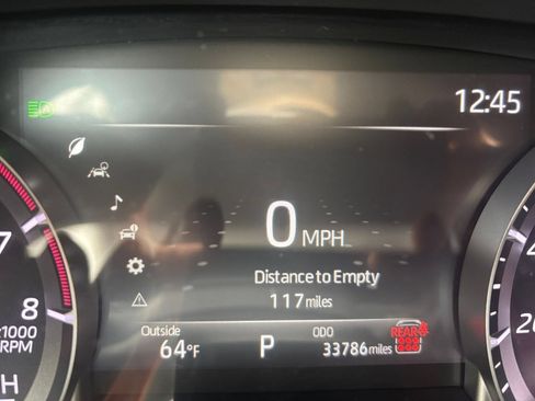 Used 2025 Toyota Highlander LE FWD image 39