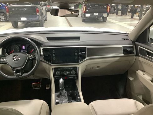 Used 2018 Volkswagen Atlas SEL w/ R-Line Package image 24