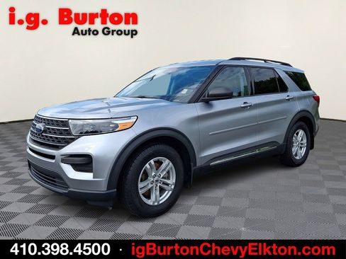 Used 2022 Ford Explorer XLT w/ Class IV Trailer Tow Package RWD image 3