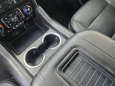 Used 2021 Chevrolet Tahoe Z71 w/ Luxury Package image 15