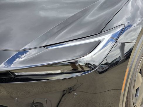 New 2026 Toyota Prius Plug-In Hybrid FWD image 5