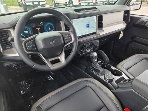 New 2026 Ford Bronco Outer Banks w/ Sasquatch Package AWD/4WD image 35