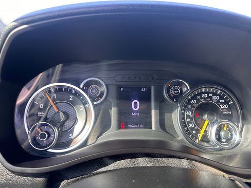 Used 2022 RAM 2500 Tradesman w/ Chrome Appearance Group image 12