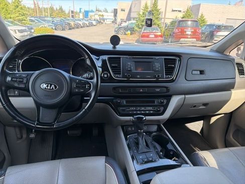 Used 2016 Kia Sedona EX FWD image 9