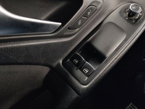 Used 2013 Volkswagen GTI 2-Door image 27