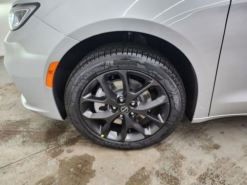 New 2026 Chrysler Pacifica Select image 51