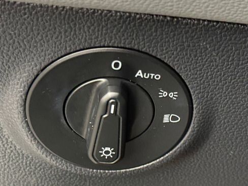 Used 2024 Volkswagen Taos SE AWD/4WD image 21