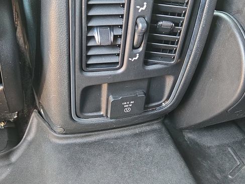 Used 2019 Jeep Grand Cherokee Altitude AWD/4WD image 17