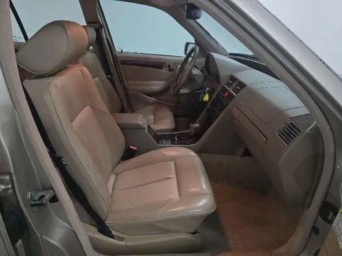 Used 1999 Mercedes-Benz C 280 Sedan image 6