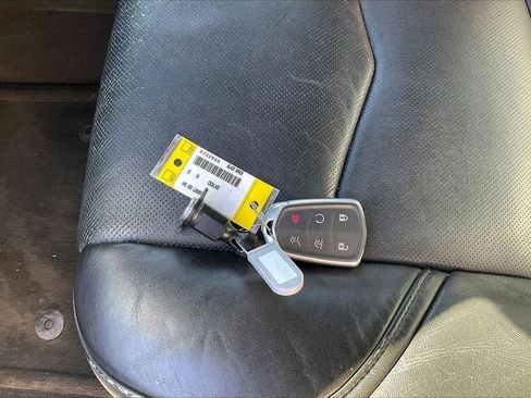 Used 2015 Cadillac Escalade Luxury image 35