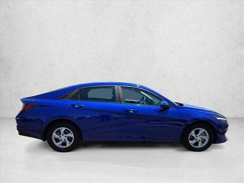 Used 2023 Hyundai Elantra SE w/ Preferred Accessory Package FWD image 4