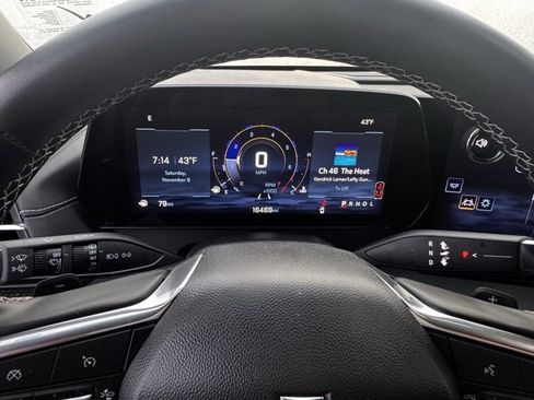 Used 2025 Chevrolet Traverse LT image 18