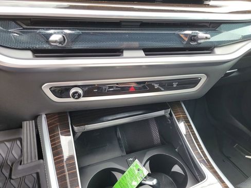 Certified 2025 BMW X5 xDrive50e w/ Premium Package image 29