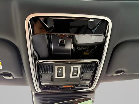 New 2026 Land Rover Range Rover Velar Dynamic SE image 17