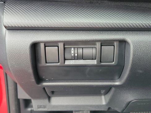 Certified 2024 Subaru Crosstrek 2.0i Premium image 25