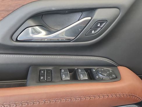 Certified 2024 GMC Yukon Denali Ultimate w/ LPO, Floor Liner Package AWD/4WD image 23