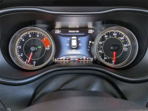 Used 2019 Jeep Cherokee Limited w/ Luxury Group image 35