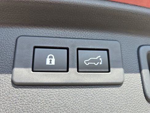 Used 2023 Subaru Forester Limited image 26