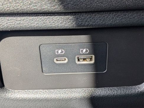 New 2025 Nissan Pathfinder SL w/ Black Appearance Package image 16