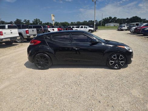 Used 2012 Hyundai Veloster w/ Style Pkg FWD image 2