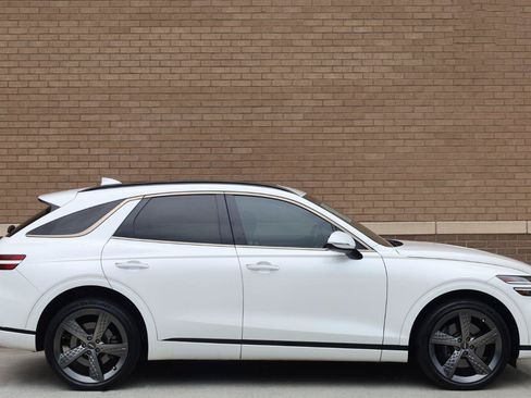 Used 2022 Genesis GV70 3.5T Sport AWD/4WD image 3